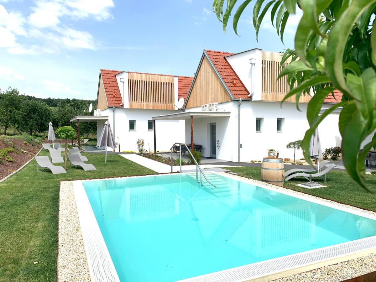 Weinberg Chalets Eisenberg an der Pinka Luaran gambar
